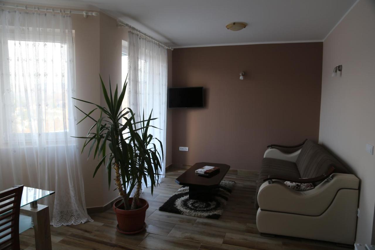 Fruskogorska Idila Lägenhet Vrdnik Exteriör bild