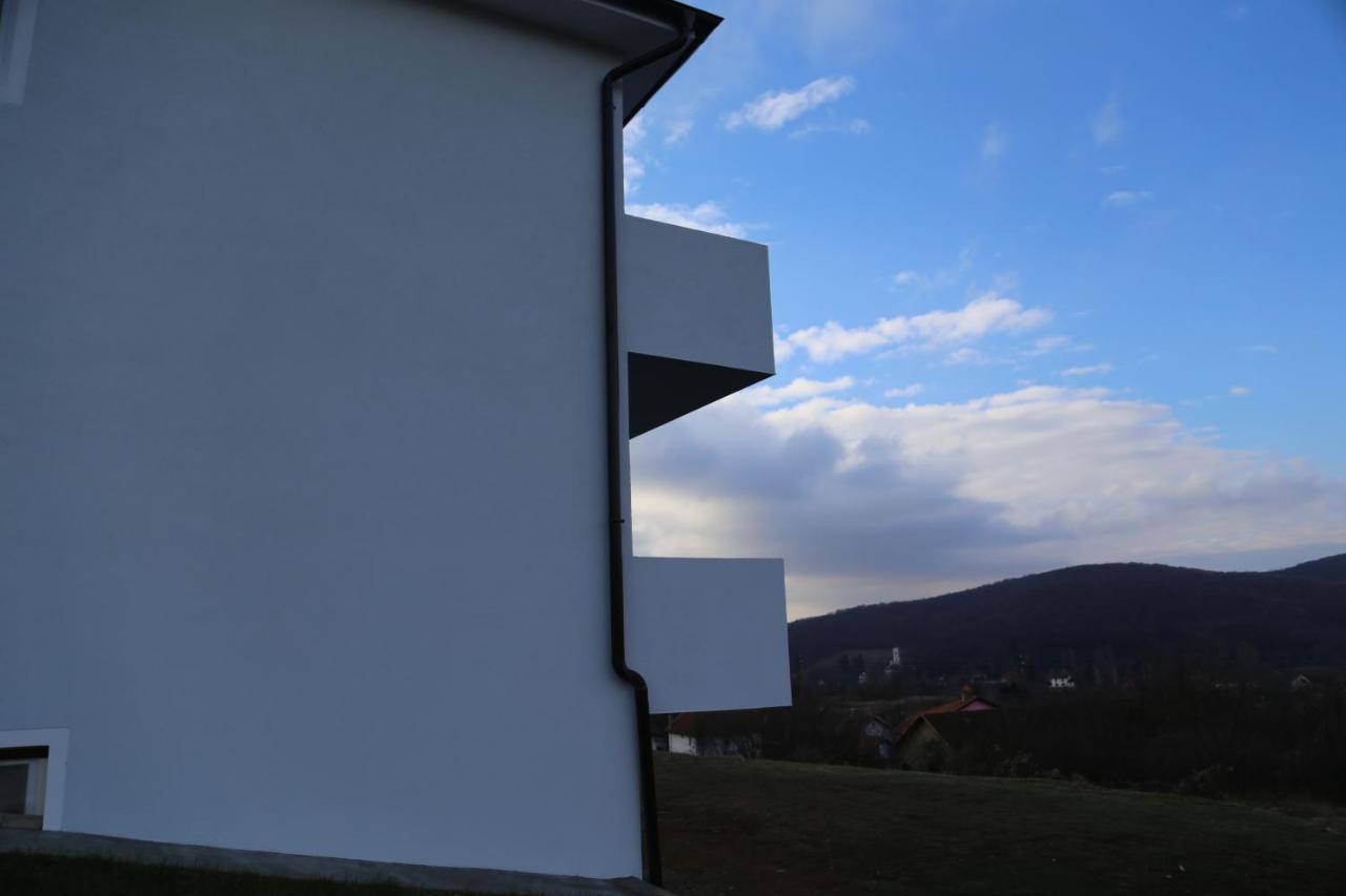 Fruskogorska Idila Lägenhet Vrdnik Exteriör bild